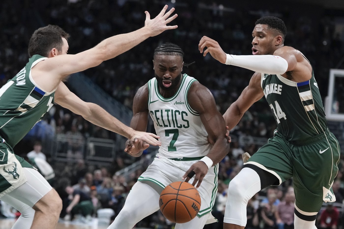 Brown calls Antetokounmpo 'a child' after 2-time MVP offers handshake before pulling hand back | iNFOnews.ca