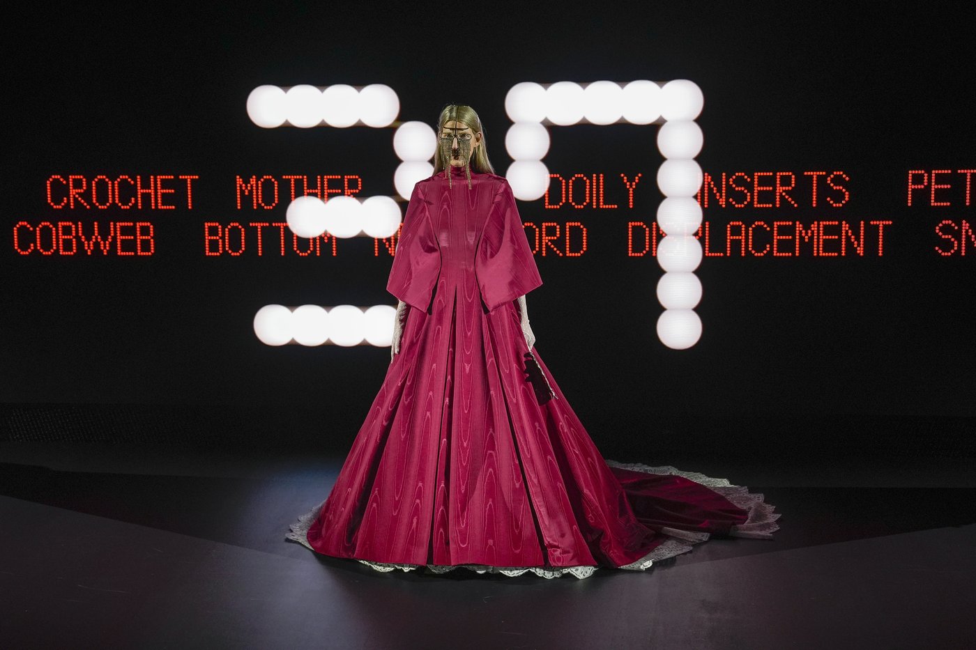 Valentino's new designer showcases history and drama at couture debut in Paris | iNFOnews.ca Valentino's new designer showcases history and drama at couture debut in Paris | iNFOnews.ca
