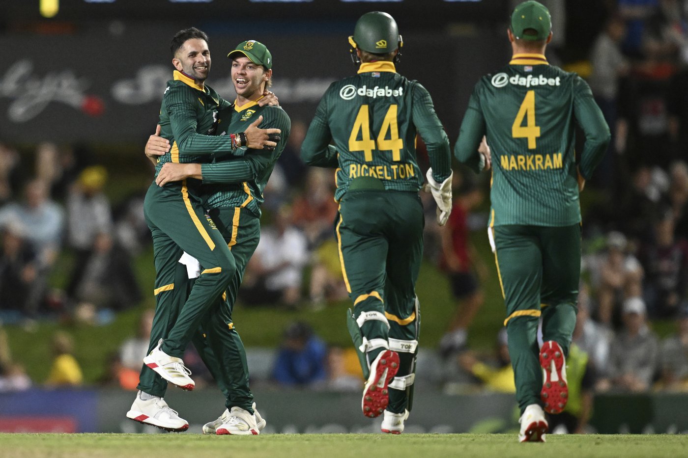 Maharaj's career-best 5-33 leads South Africa to a 98-run win over Australia in ODI opener | iNFOnews.ca