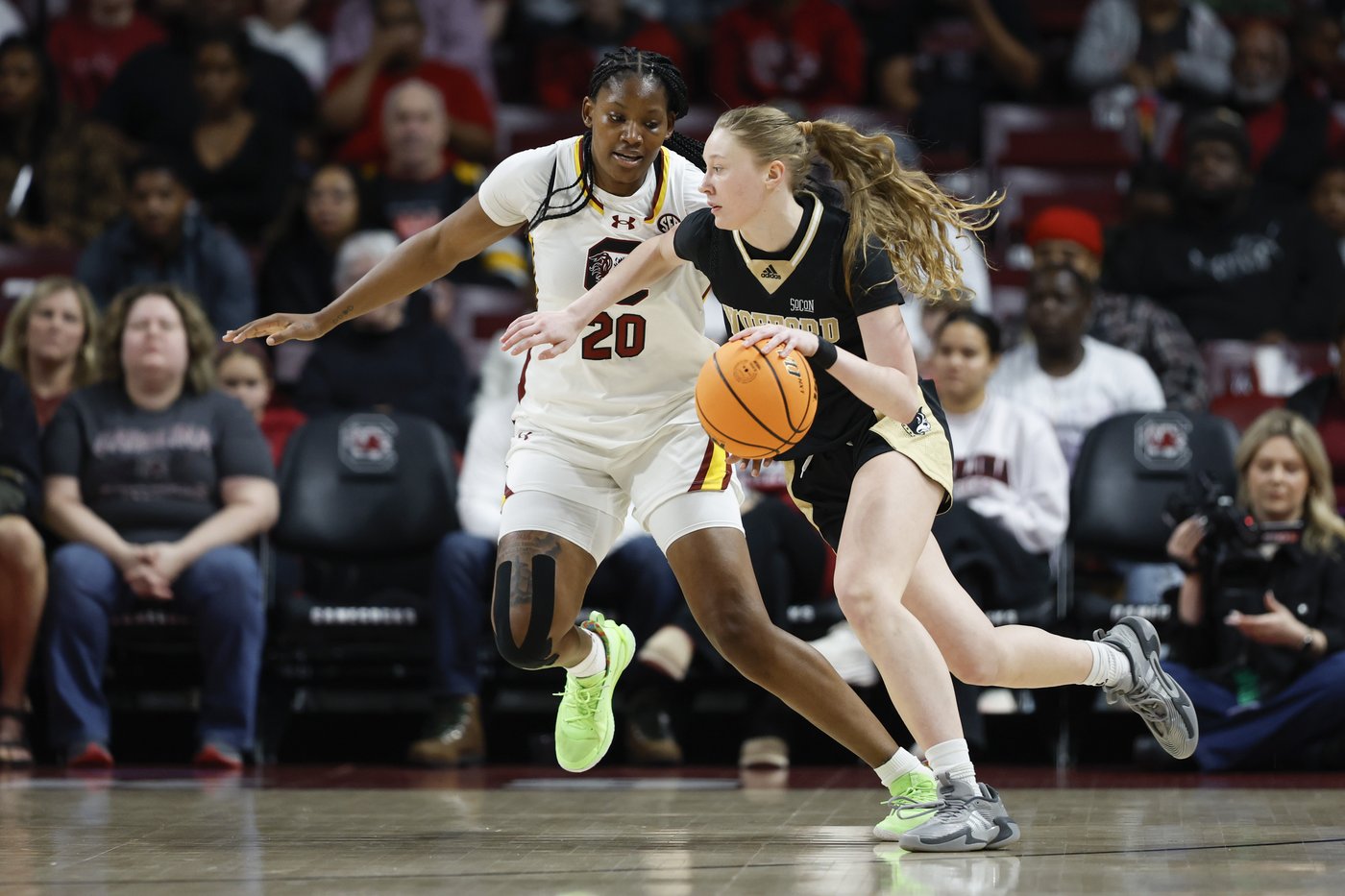 Edwards leads No. 2 South Carolina to 65th straight home win 93-47 over Wofford on Sunday. | iNFOnews.ca