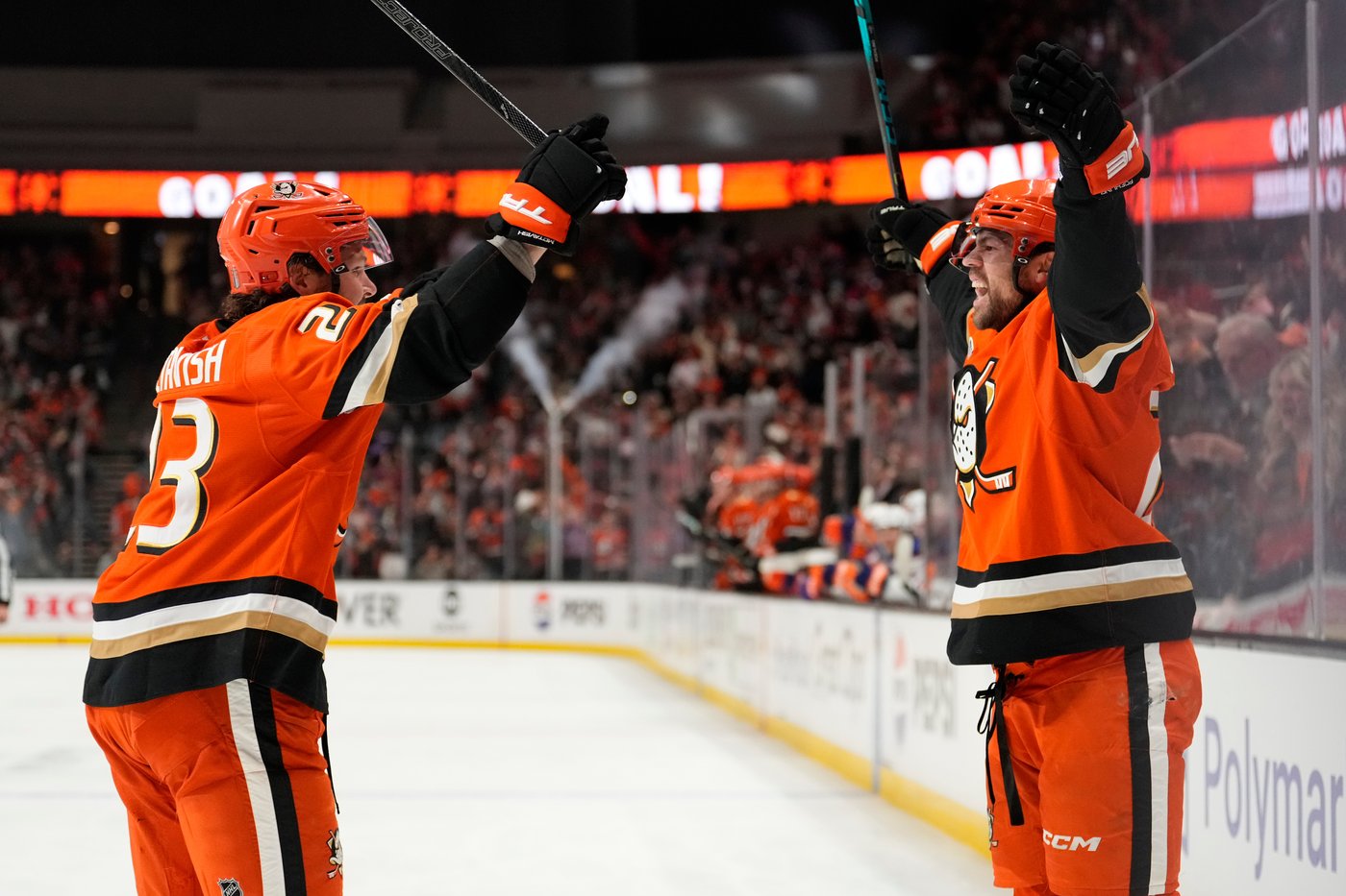 Carlsson, Terry lead Ducks to 5-2 win in Game 6, eliminating the 2-time conference champ Oilers | iNFOnews.ca Carlsson, Terry lead Ducks to 5-2 win in Game 6, eliminating the 2-time conference champ Oilers | iNFOnews.ca