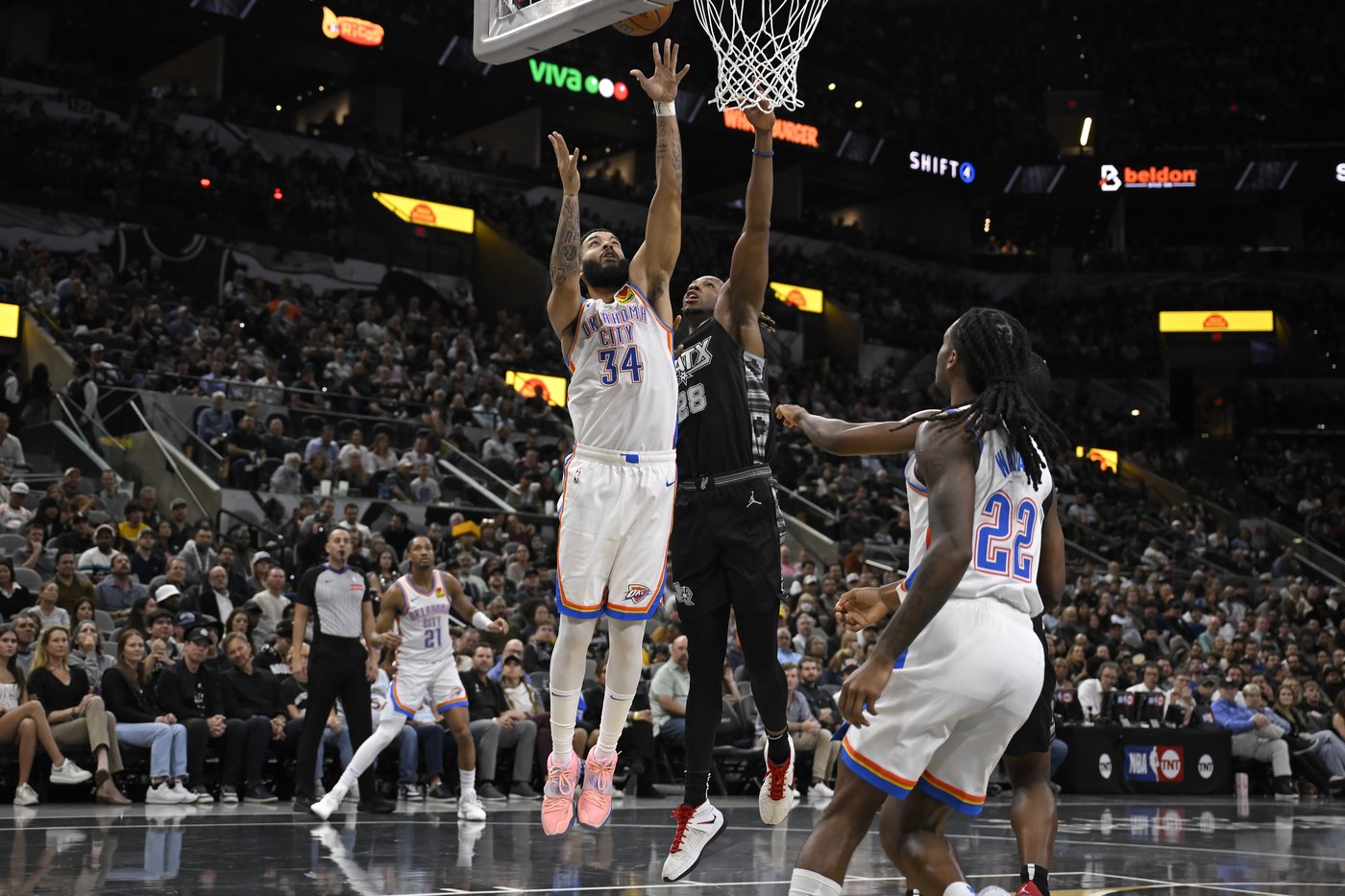 Johnson, Barnes help Spurs fend off hard-charging Thunder for first NBA Cup victory, 110-104 | iNFOnews.ca