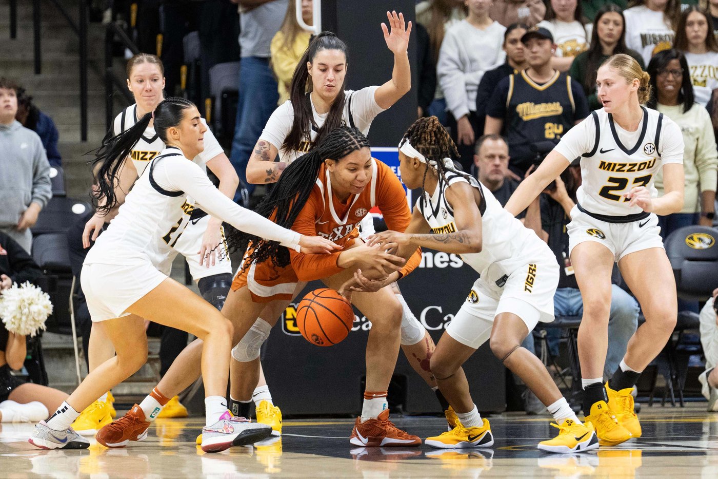 Madison Booker has 28 points and 10 rebounds to lead No. 2 Texas past Missouri 89-71 | iNFOnews.ca Madison Booker has 28 points and 10 rebounds to lead No. 2 Texas past Missouri 89-71 | iNFOnews.ca