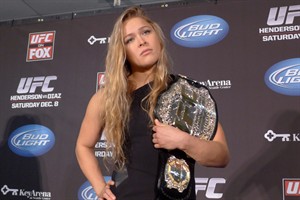 Rousey ready to rumble with Carmouche, say Cyborg will have to make weight | iNFOnews.ca CP22000659