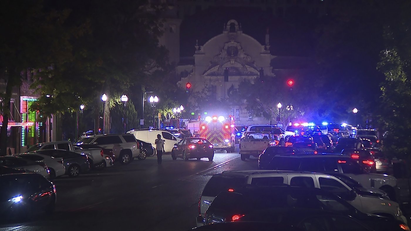 Search underway for suspects in Alabama mass shooting that killed 4 and injured 17 | iNFOnews.ca