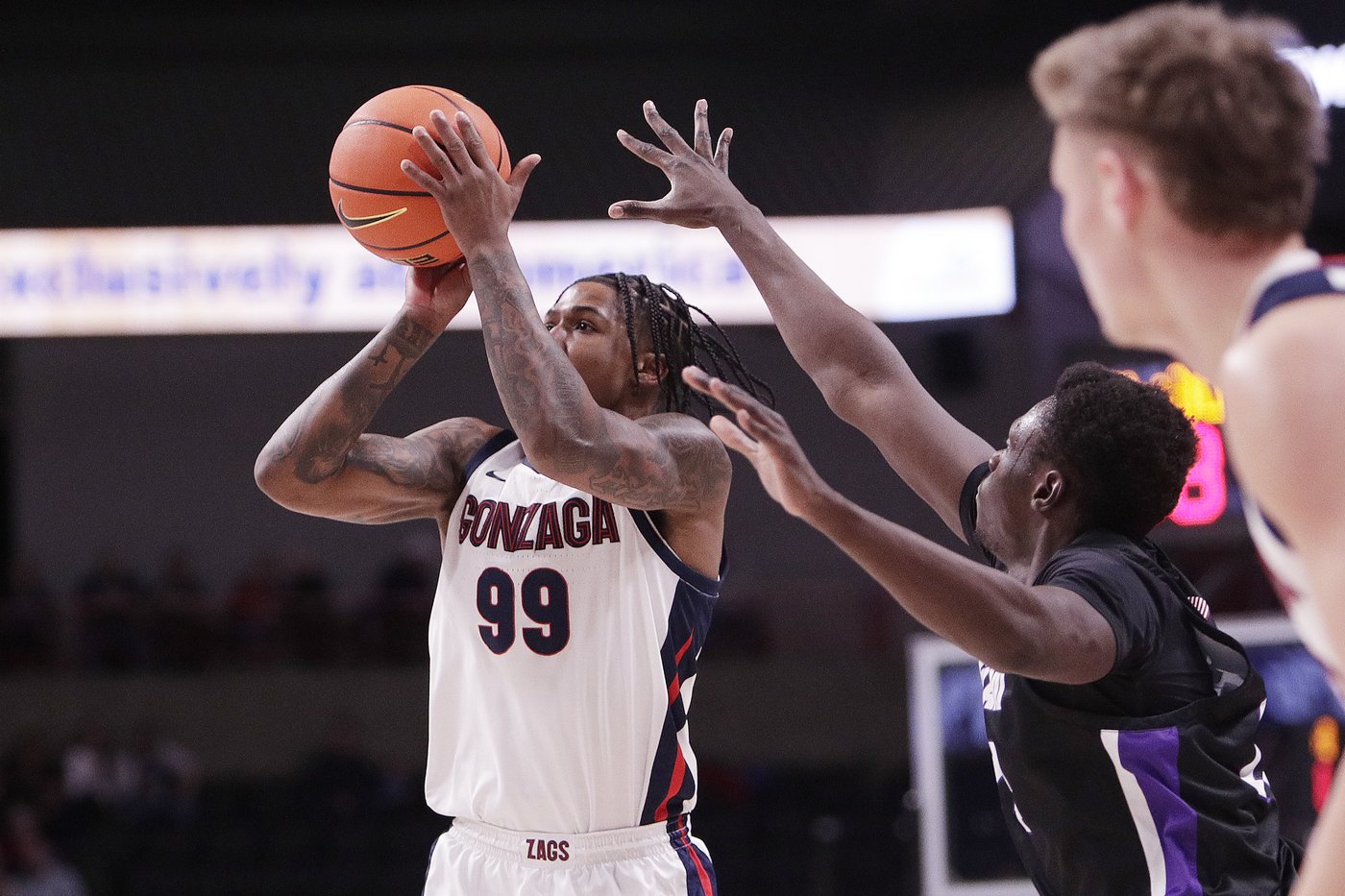 No. 19 Gonzaga rolls to 81-50 victory over Portland | iNFOnews.ca