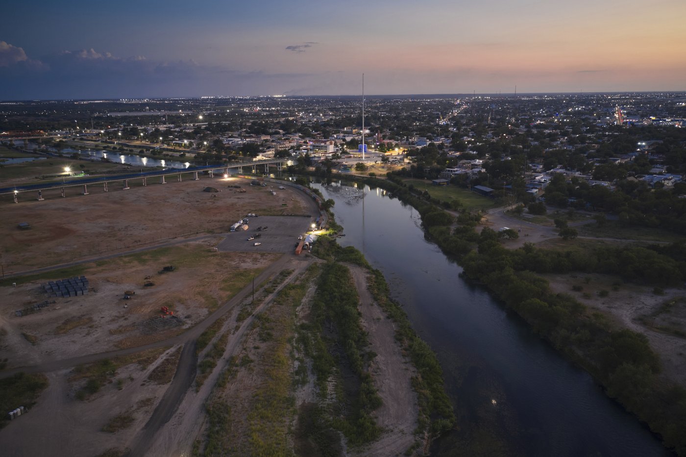 One day along the Texas-Mexico border shows that realities shift more rapidly than rhetoric | iNFOnews.ca