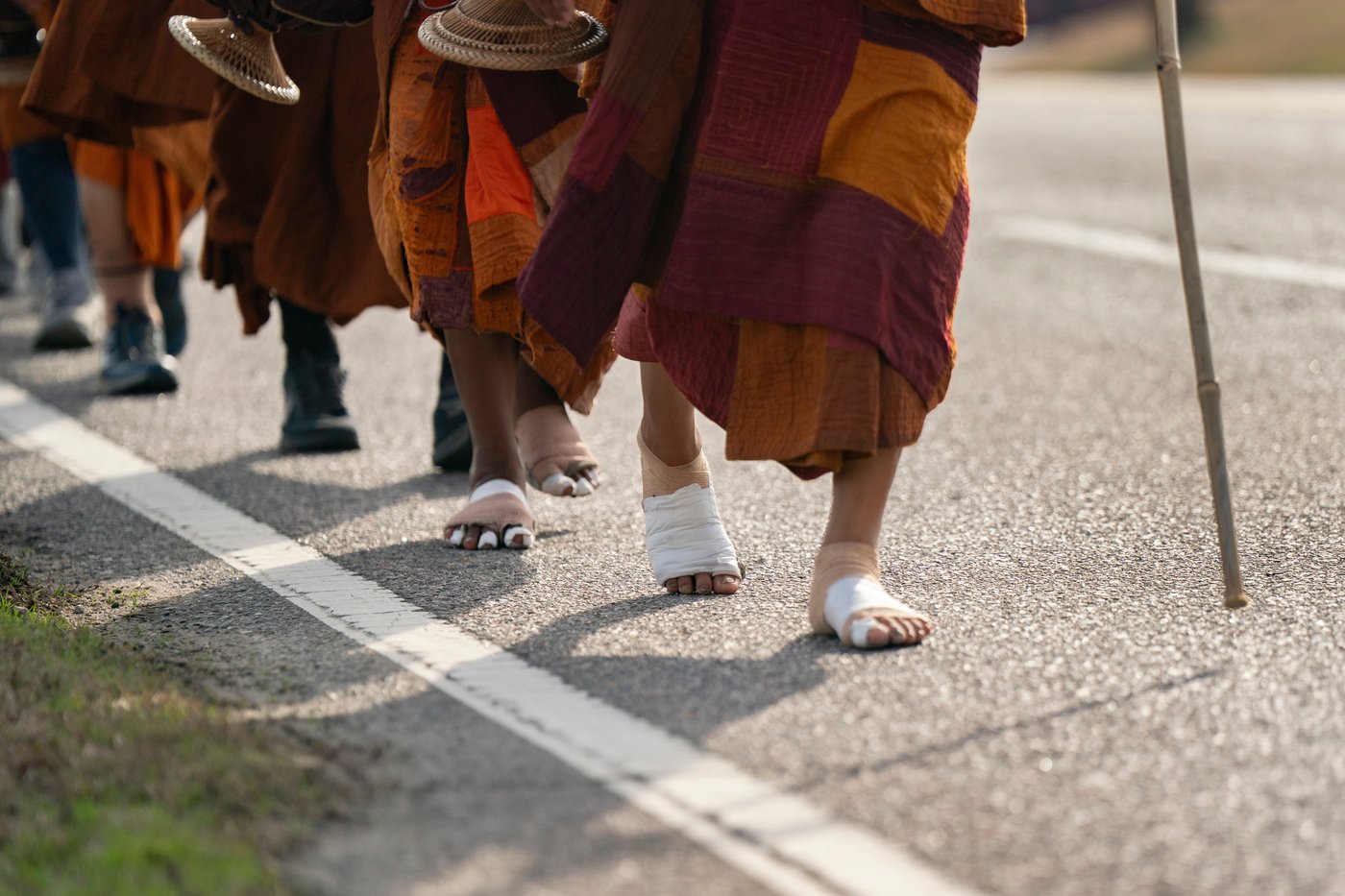 Buddhist monks and their dog captivate Americans while walking for peace | iNFOnews.ca Buddhist monks and their dog captivate Americans while walking for peace | iNFOnews.ca