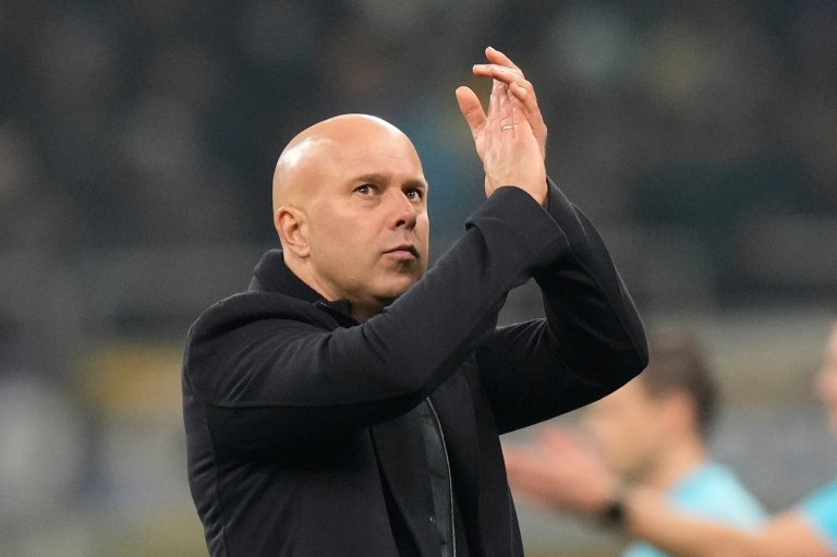 Liverpool fans make their stance clear in Salah vs. Slot saga | iNFOnews.ca