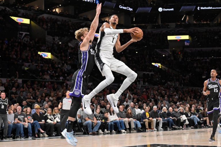 Wembanyama's 29 points and 10 rebounds fuels Spurs in 130-103 victory over Kings | iNFOnews.ca