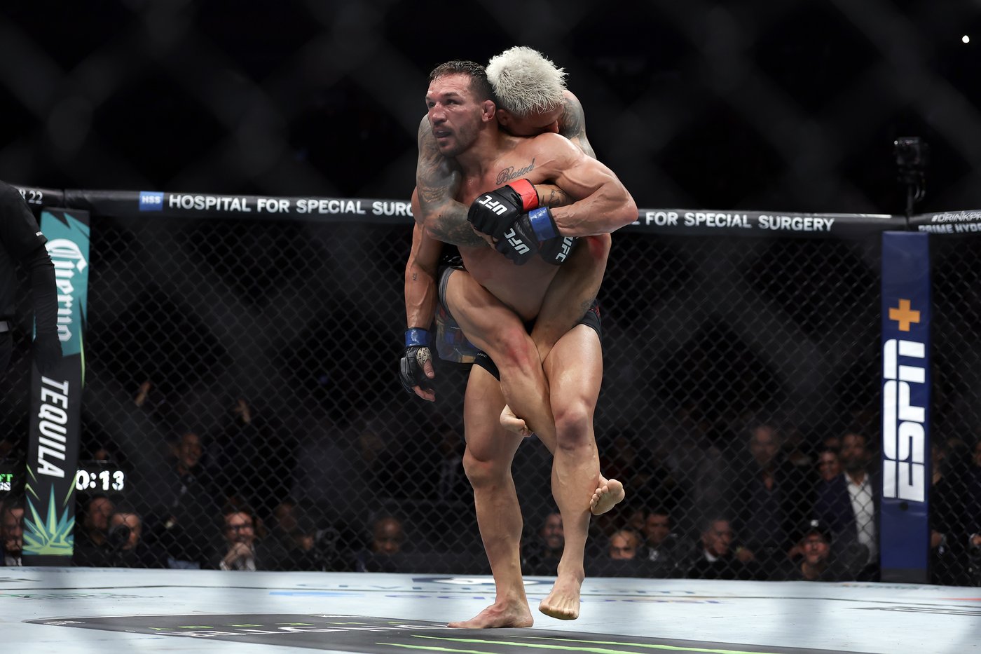 Jon Jones sends Stipe Miocic into retirement with decisive UFC heavyweight win in front of Trump | iNFOnews.ca Jon Jones sends Stipe Miocic into retirement with decisive UFC heavyweight win in front of Trump | iNFOnews.ca
