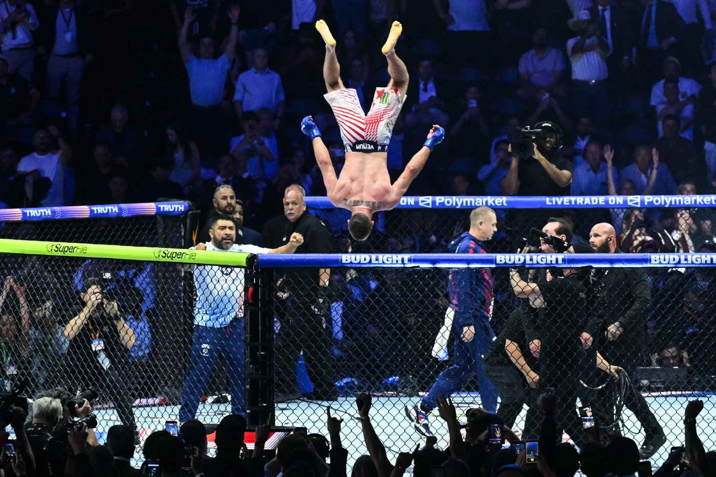 UFC brings its trademark mayhem to the White House as President Trump celebrates 80th birthday | iNFOnews.ca