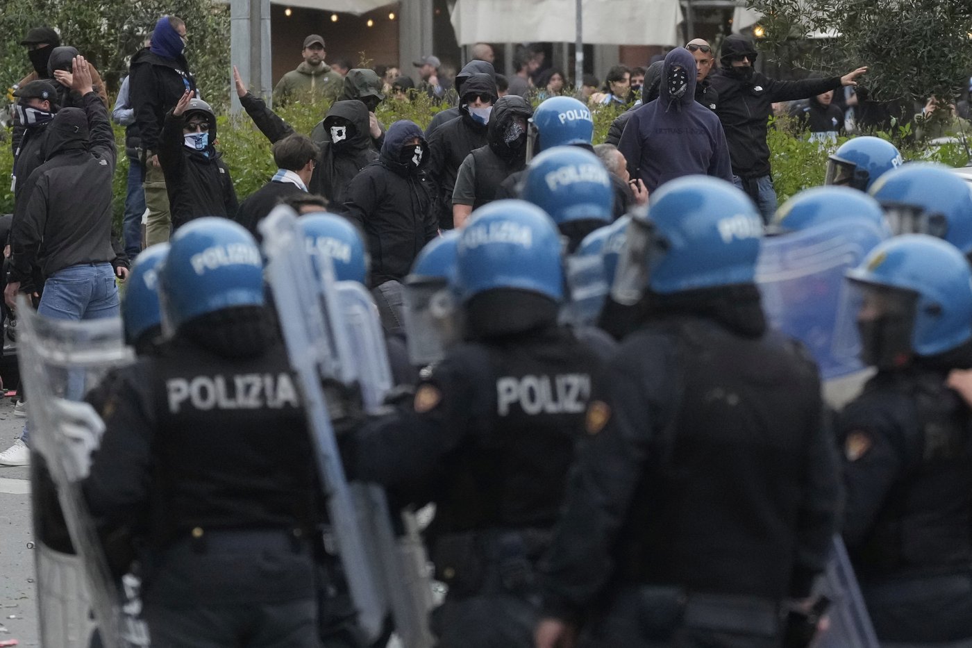 Rome derby clashes likened to 'urban warfare' with 24 police officers injured | iNFOnews.ca