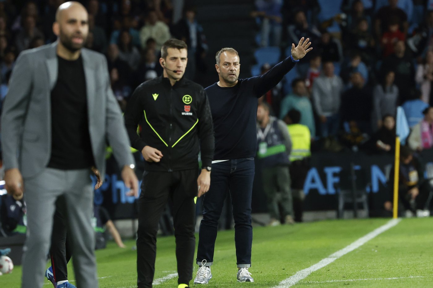 10-man Barcelona concedes two late goals in draw at Celta Vigo | iNFOnews.ca