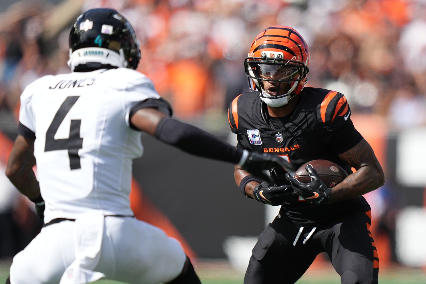 Star receiver Ja'Marr Chase suffers a concussion in Bengals' loss to Jaguars | iNFOnews.ca