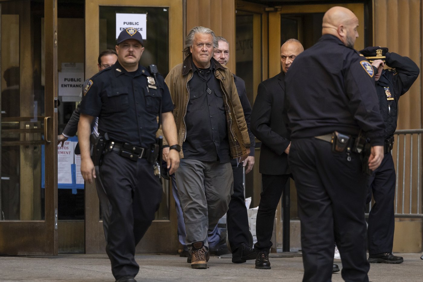 Steve Bannon's trial in a border wall charity scheme case delayed until February | iNFOnews.ca Steve Bannon's trial in a border wall charity scheme case delayed until February | iNFOnews.ca