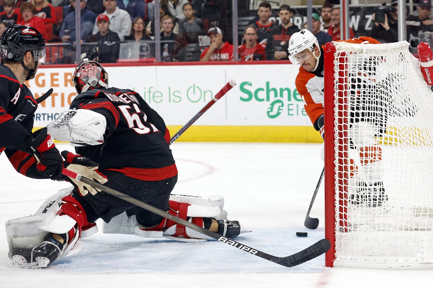 Necas scores go-ahead goal with 29 seconds left, Hurricanes beat Flyers 6-4 | iNFOnews.ca Necas scores go-ahead goal with 29 seconds left, Hurricanes beat Flyers 6-4 | iNFOnews.ca