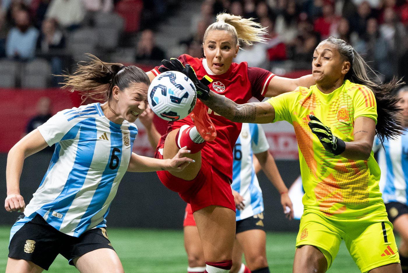 Canadian women fall again in FIFA world rankings, closing out the year at No. 10 | iNFOnews.ca
