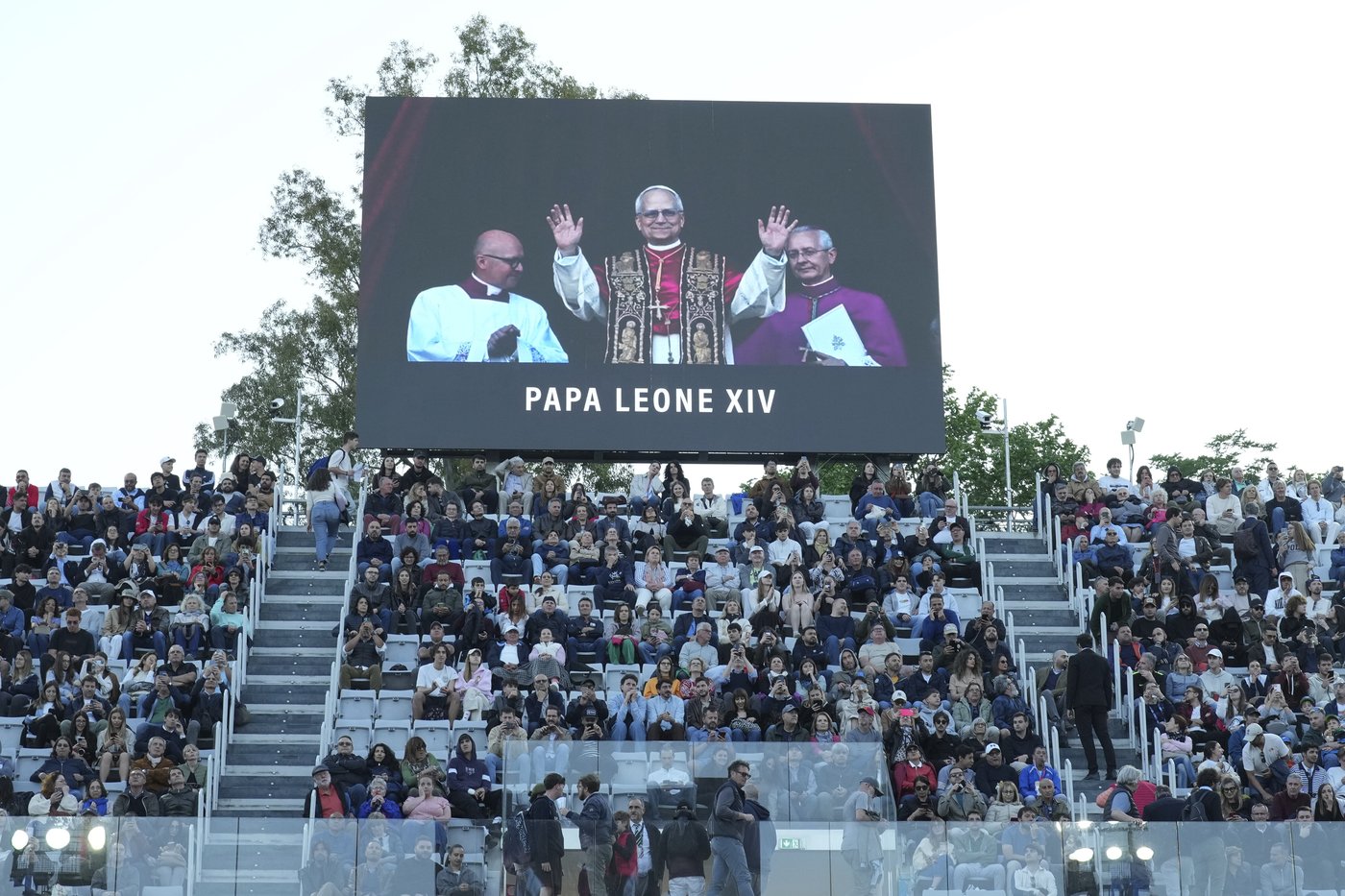 Pope Leo XIV is a tennis player. Tsitsipas would be happy to hit some balls with him | iNFOnews.ca Pope Leo XIV is a tennis player. Tsitsipas would be happy to hit some balls with him | iNFOnews.ca