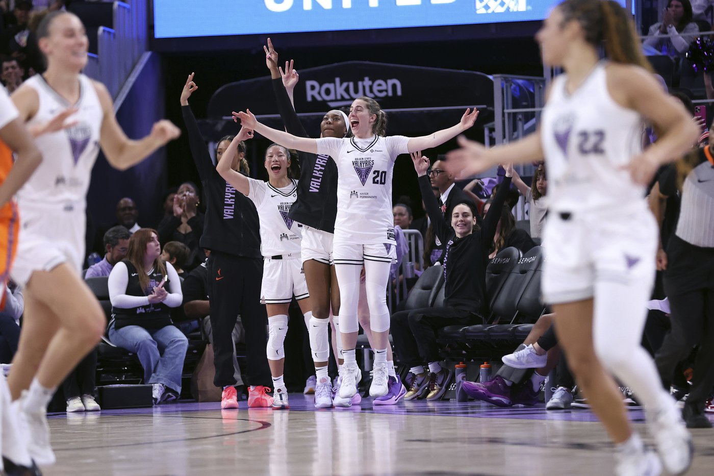 Kayla Thornton scores 21 as Valkyries hand Sun 6th consecutive loss, 87-63 | iNFOnews.ca