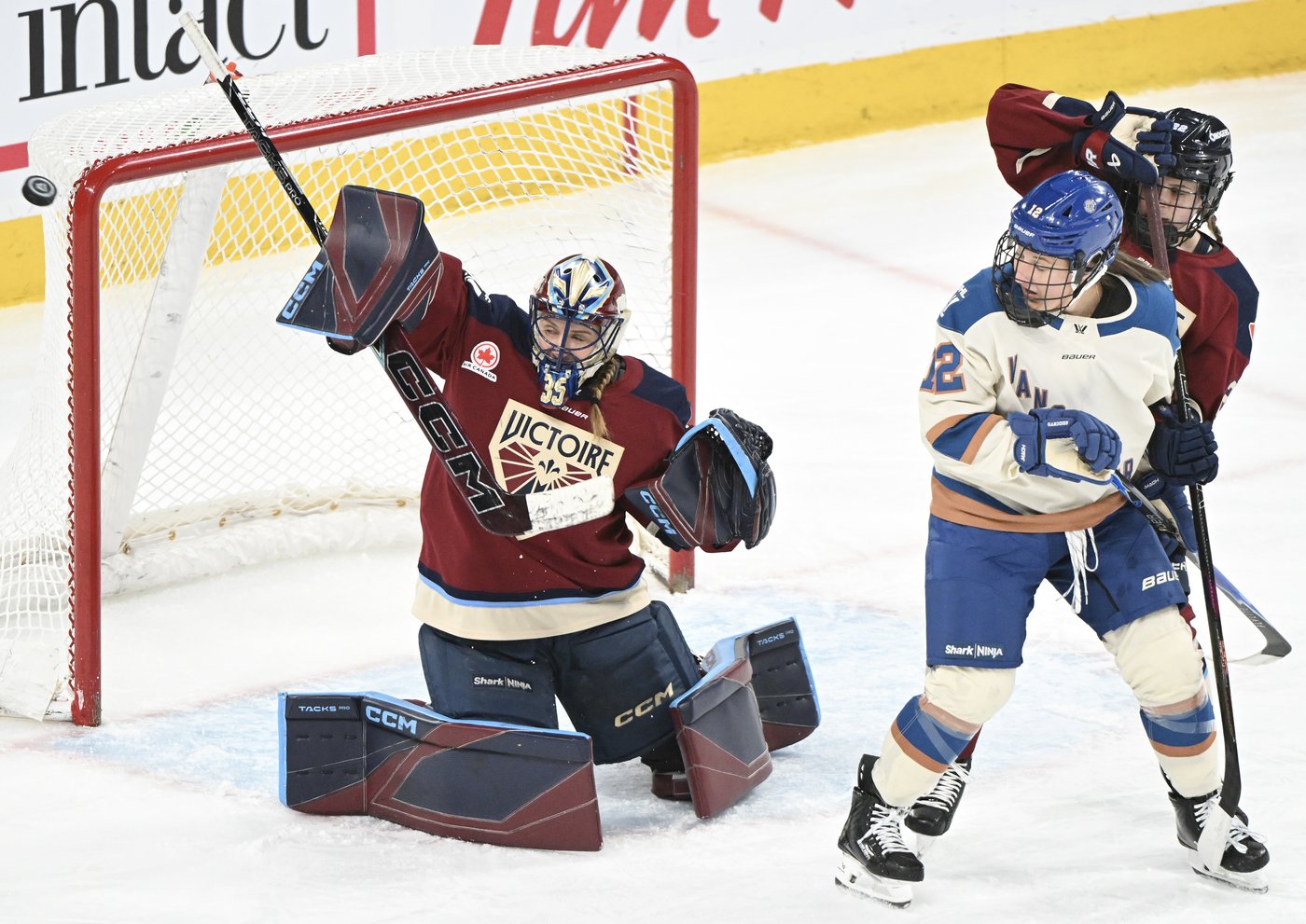Victoire clinch playoff spot, set PWHL point streak record in win over Goldeneyes | iNFOnews.ca Victoire clinch playoff spot, set PWHL point streak record in win over Goldeneyes | iNFOnews.ca