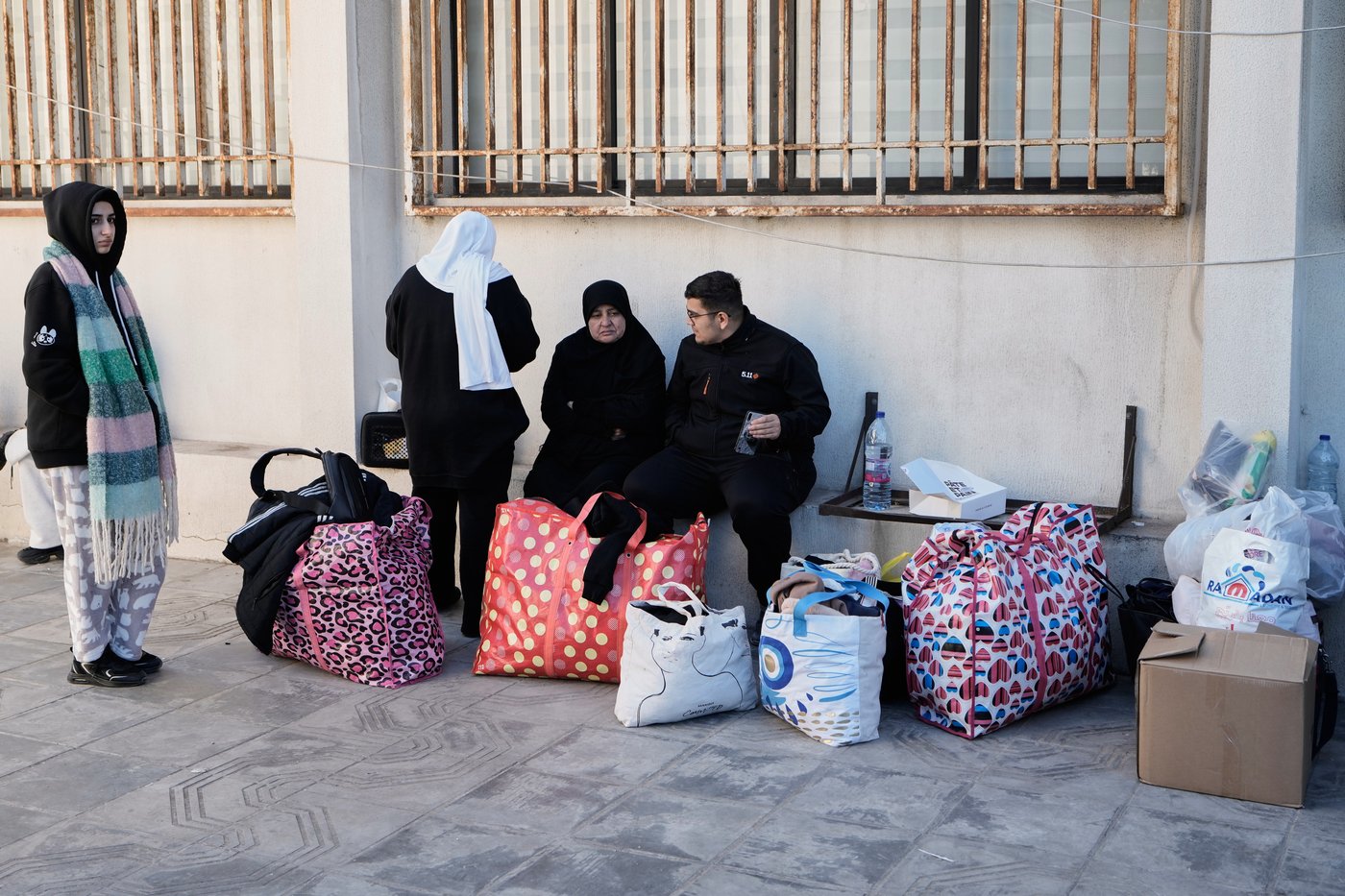 Photos show Lebanese people fleeing after Israeli strikes | iNFOnews.ca