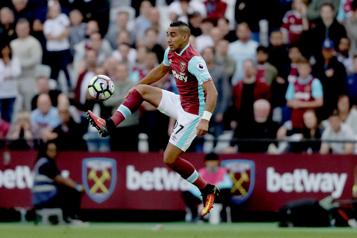 Payet ends playing career marked by highlight-reel goals for Marseille, West Ham and France | iNFOnews.ca Payet ends playing career marked by highlight-reel goals for Marseille, West Ham and France | iNFOnews.ca