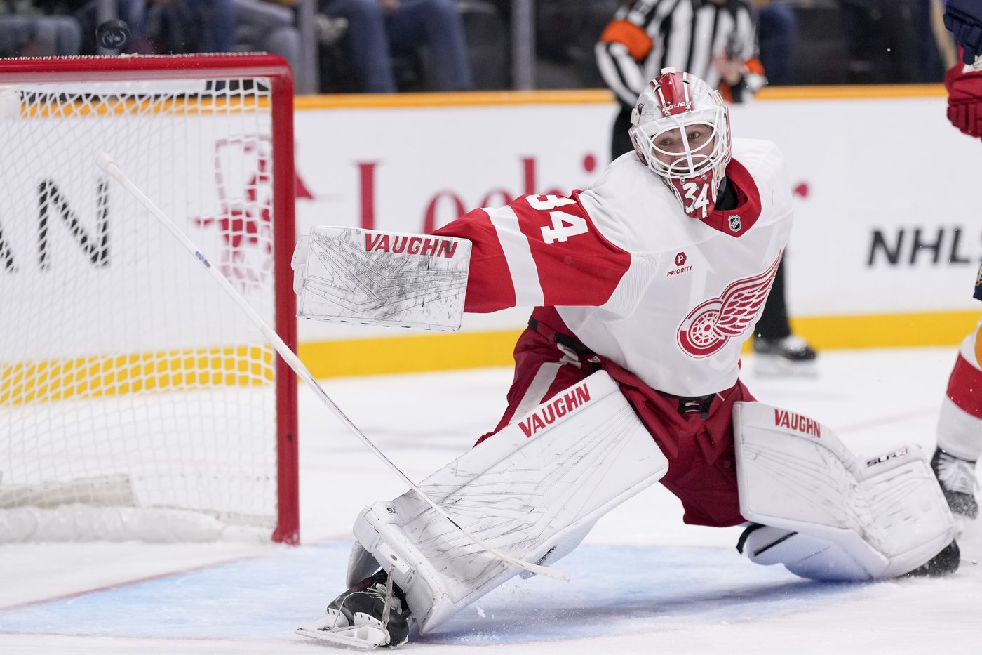 Copp's 2 goals lead Red Wings over reeling Predators 5-2 | iNFOnews.ca