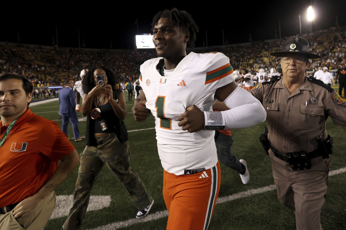 No. 8 Miami rallies from 25 points down to beat California 39-38 | iNFOnews.ca No. 8 Miami rallies from 25 points down to beat California 39-38 | iNFOnews.ca
