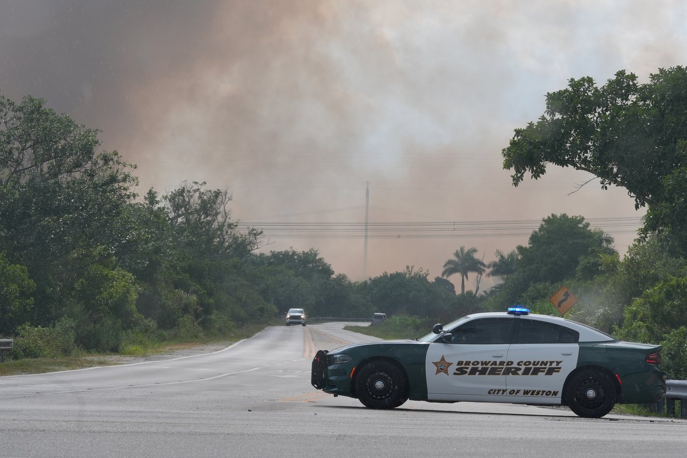 Crews battle South Florida wildfires that have burned thousands of acres | iNFOnews.ca