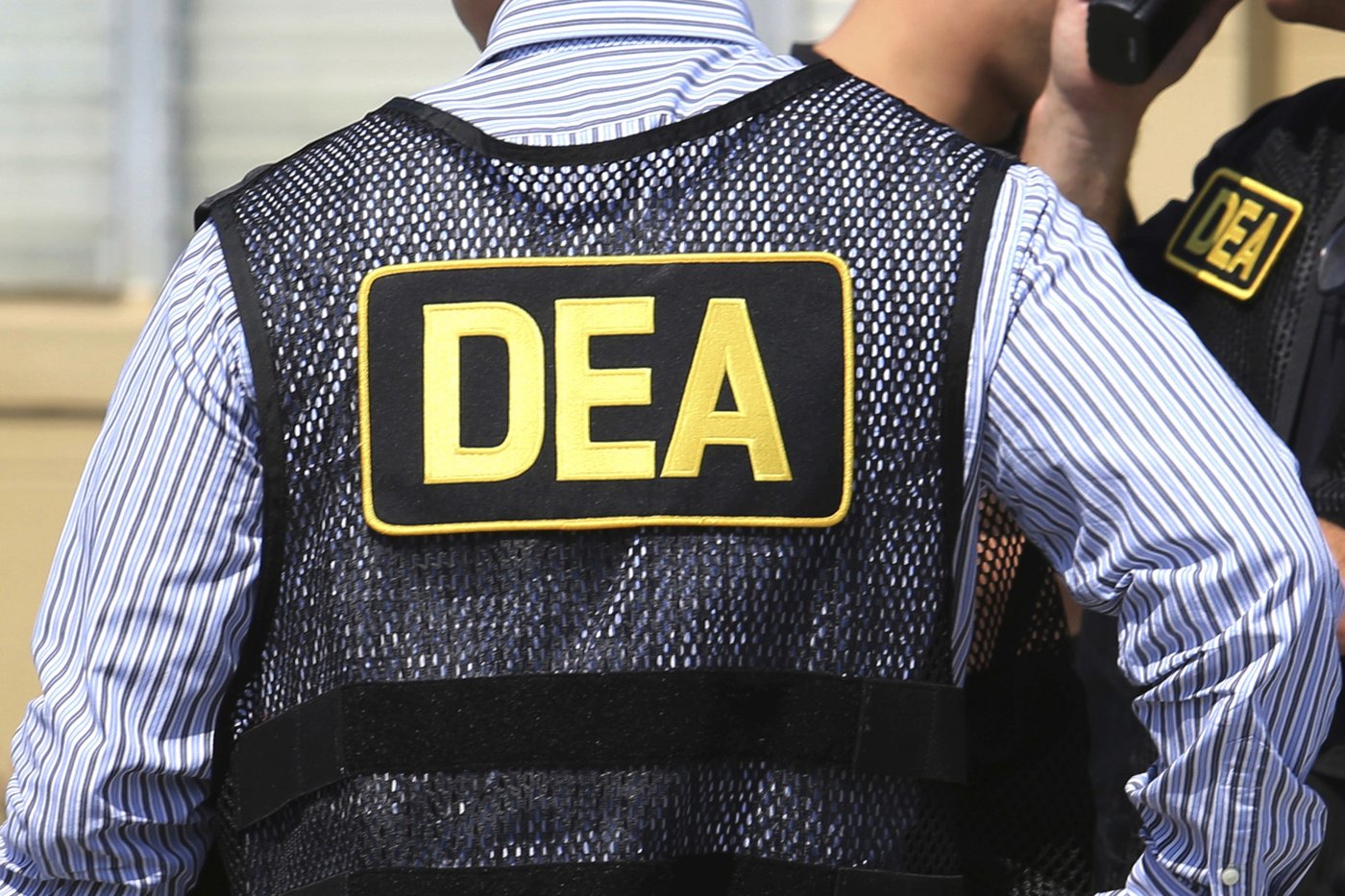 A Florida officer who pleaded guilty to stealing seized DEA drugs gets 17 years in prison | iNFOnews.ca