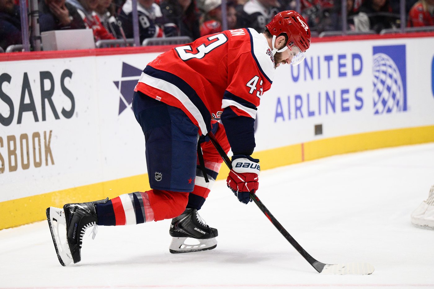 Capitals, Team Canada forward Tom Wilson leaves game with an apparent leg injury | iNFOnews.ca
