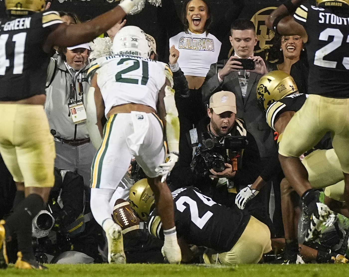 Sanders connects with Wester on Hail Mary in regulation, Colorado beats Baylor 38-31 in overtime | iNFOnews.ca