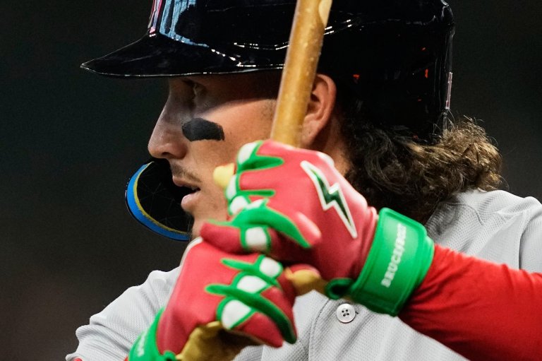 Jarren Duran directs obscene gesture toward fan at Minnesota and says fan told him to kill himself | iNFOnews.ca