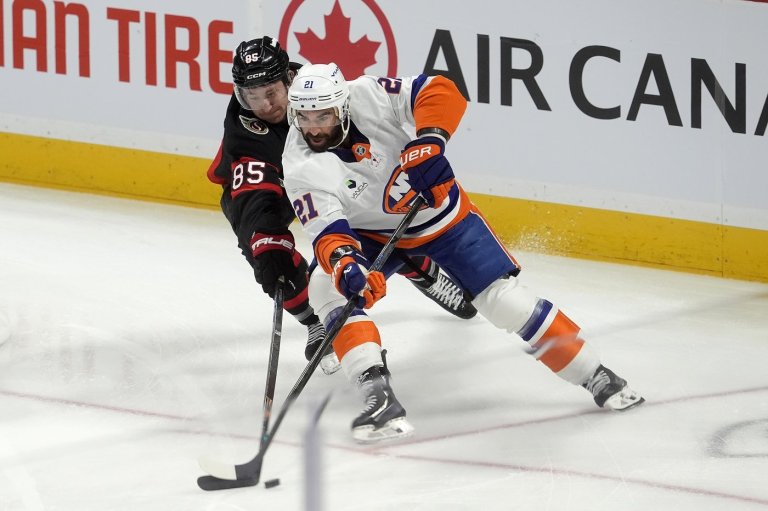 Islanders top Senators 5-4 behind Lee's late game-winner | iNFOnews.ca