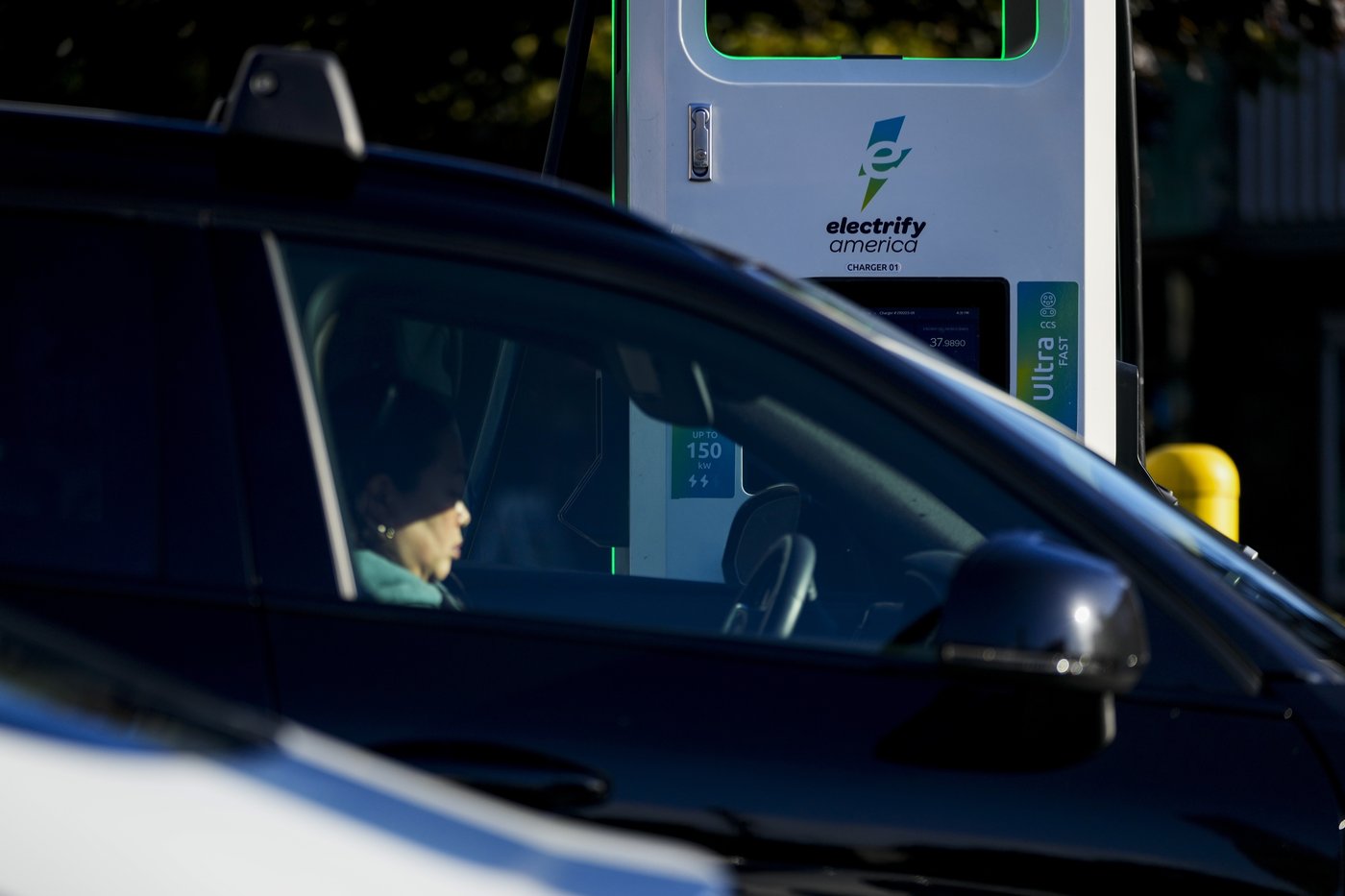 Trump is trying to halt the EV charger buildout. Experts say it's not that easy | iNFOnews.ca
