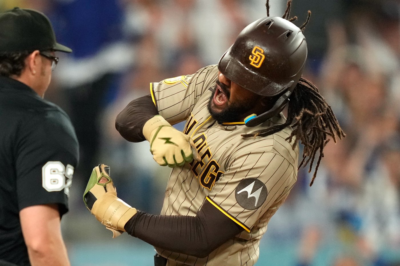 Machado powers the Padres past the Dodgers 5-1, snapping Los Angeles' 11-game home winning streak | iNFOnews.ca