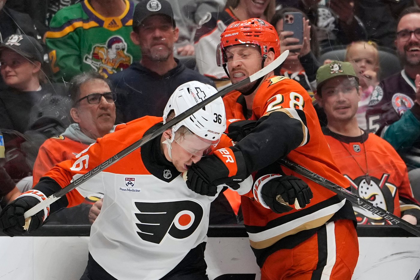 Noah Cates scores on an OT deflection to lift the Flyers past the Ducks, 3-2 | iNFOnews.ca Noah Cates scores on an OT deflection to lift the Flyers past the Ducks, 3-2 | iNFOnews.ca