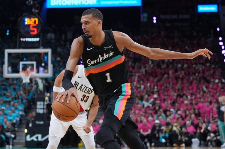 Wembanyama revels in safety of Hall of Famers, fans in playoff debut as Spurs top Blazers | iNFOnews.ca