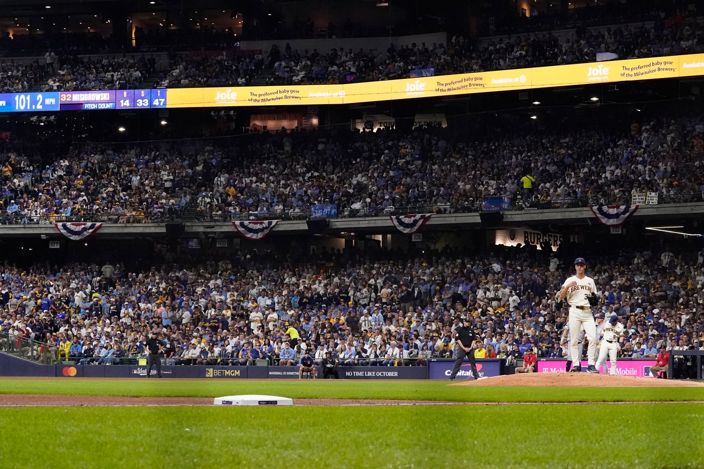 Brewers' Jacob Misiorowski sets World Series velocity record on his first pitch | iNFOnews.ca