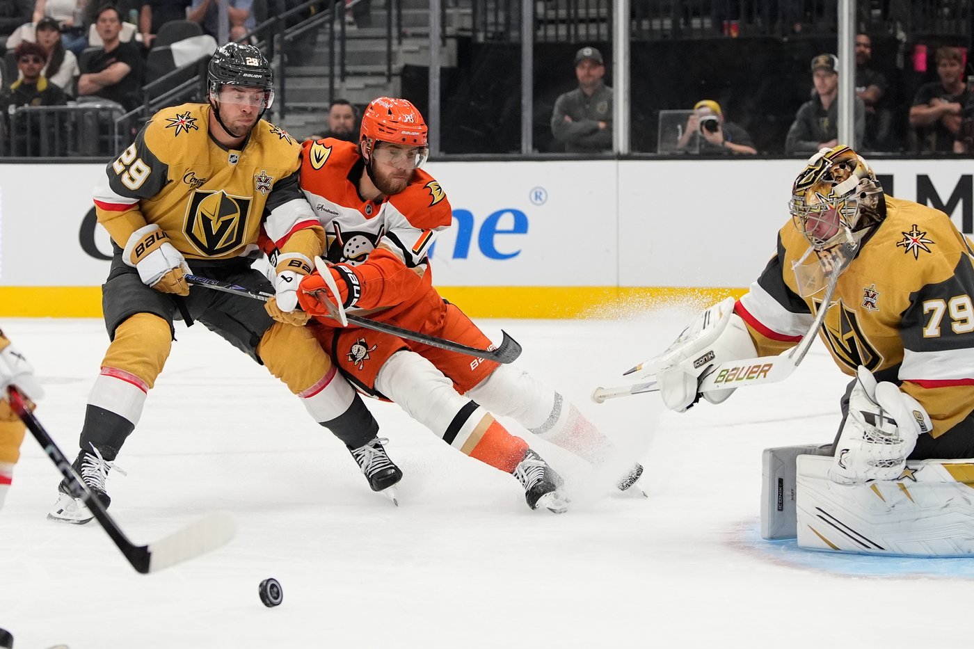 Ducks open the season with a 4-3 victory over the Golden Knights | iNFOnews.ca Ducks open the season with a 4-3 victory over the Golden Knights | iNFOnews.ca