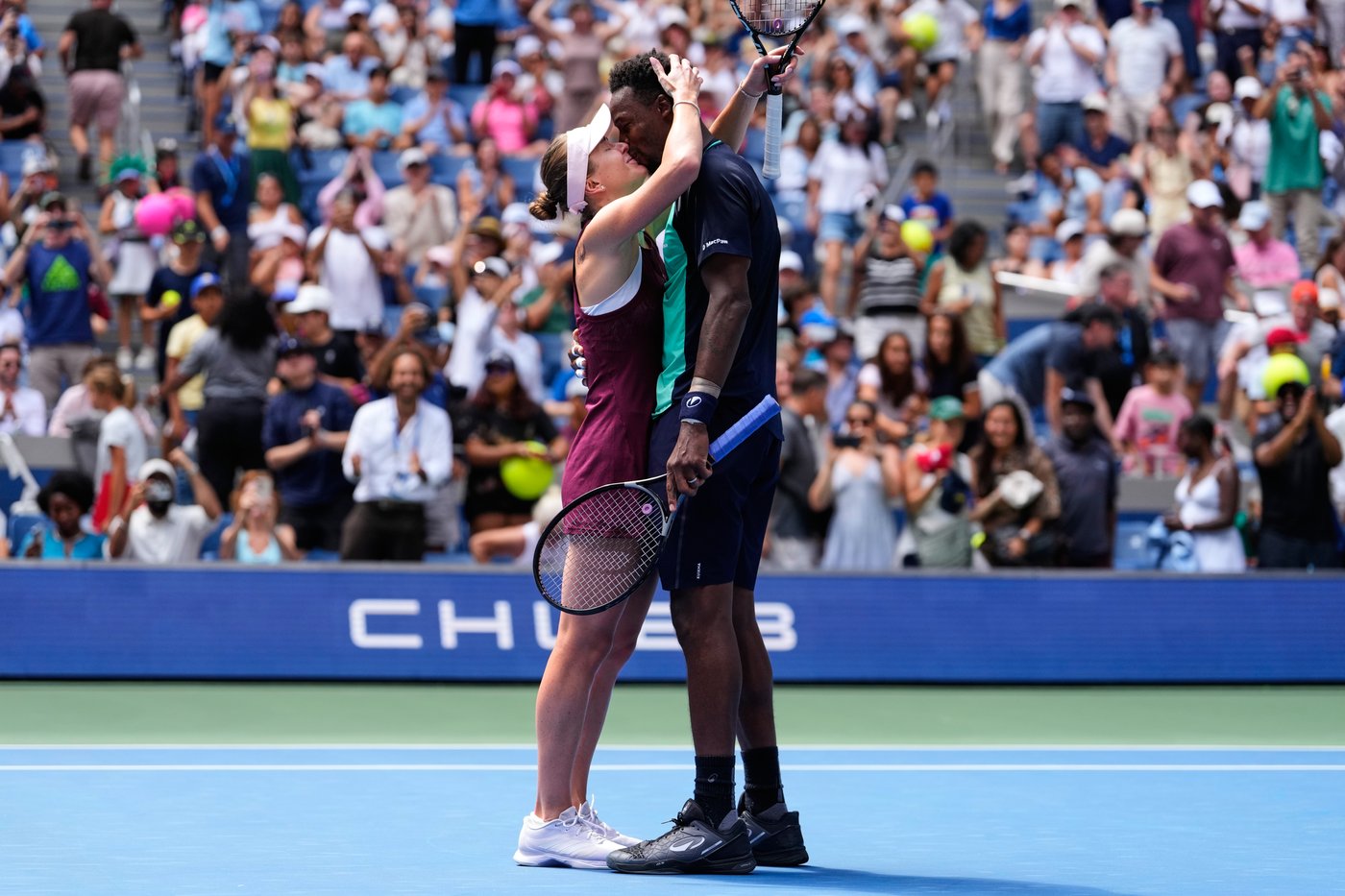 Quite a couple: Spouses Elina Svitolina and Gael Monfils reach US Open mixed doubles semifinals | iNFOnews.ca Quite a couple: Spouses Elina Svitolina and Gael Monfils reach US Open mixed doubles semifinals | iNFOnews.ca