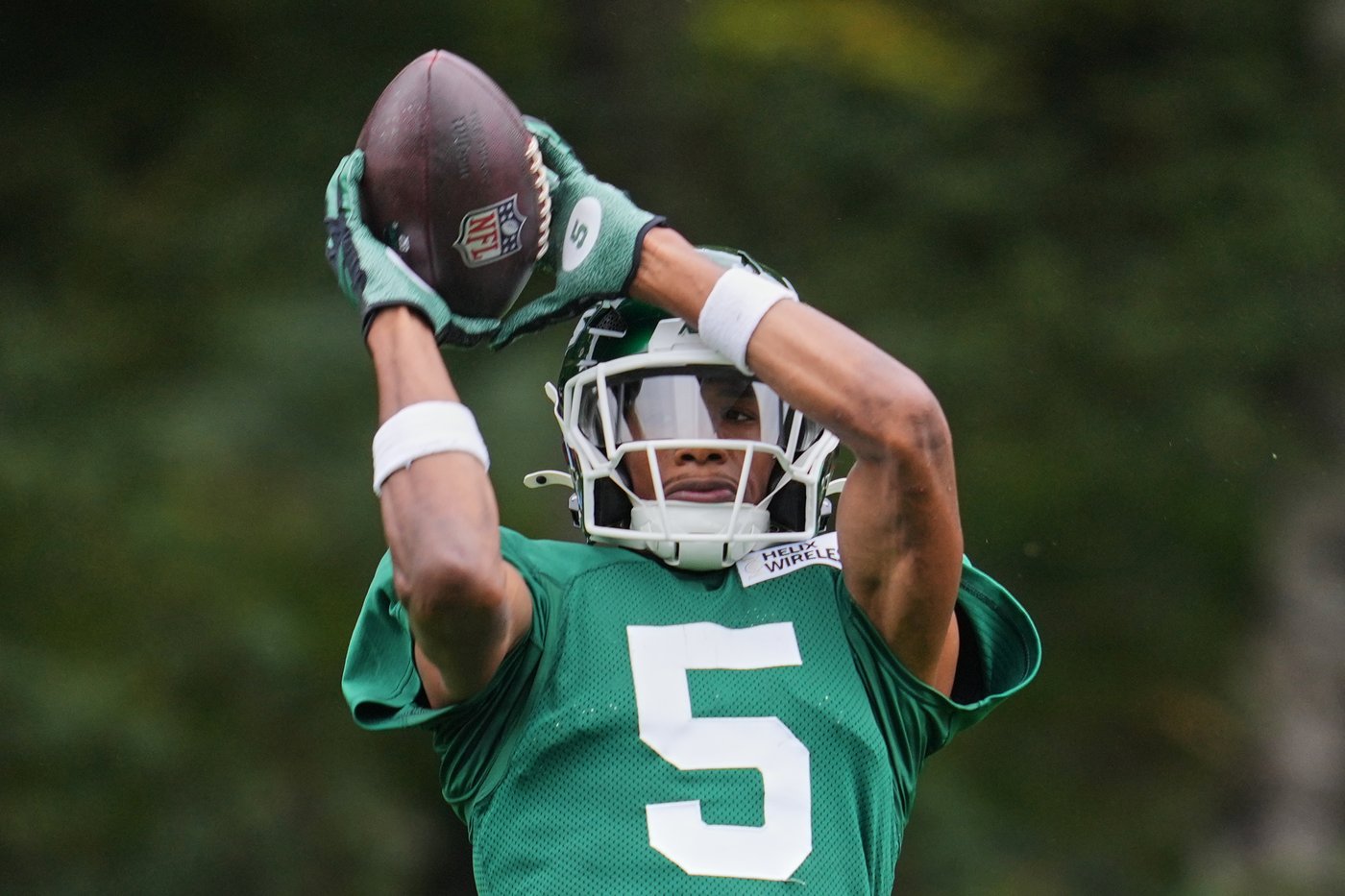 Jets wide receiver Garrett Wilson doubtful for Panthers game with knee injury | iNFOnews.ca
