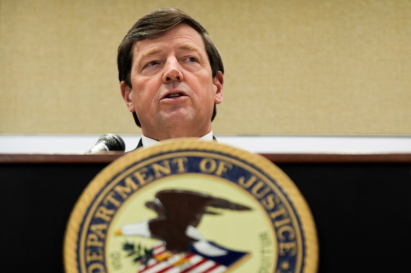 US Justice Department official ordered to drop inquiry into Sandy Hook lawsuit against Alex Jones | iNFOnews.ca