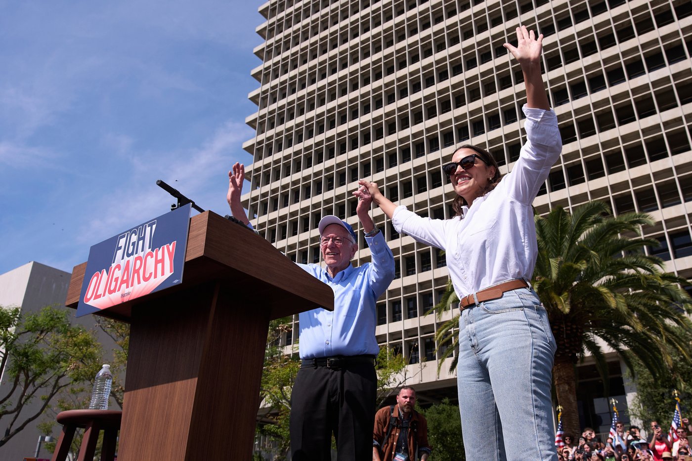 PHOTO COLLECTION: AOC Bernie Sanders | iNFOnews.ca