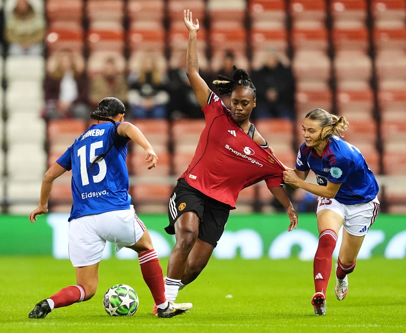 Chelsea held at Twente in Women's Champions League, Real Madrid and Atletico hit six in big wins | iNFOnews.ca