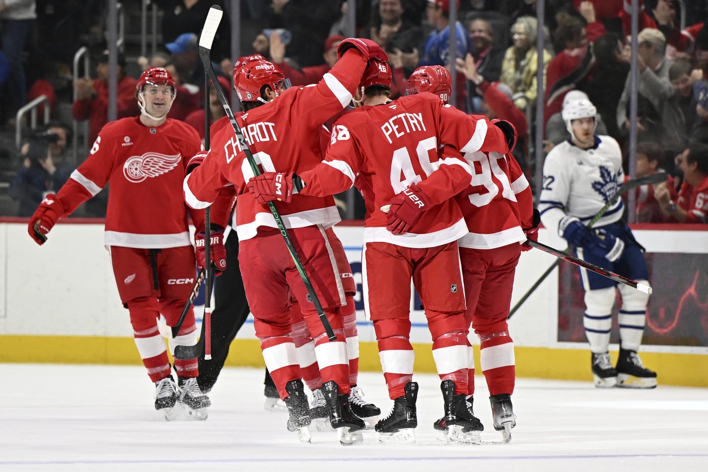 Petry scores a pair as Red Wings beat Maple Leafs 4-2 | iNFOnews.ca