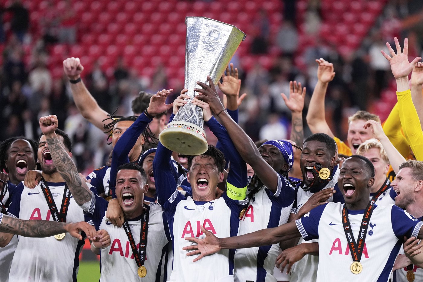 'Legend' Son wins his 1st title a few weeks after former Tottenham teammate Kane won his with Bayern | iNFOnews.ca
