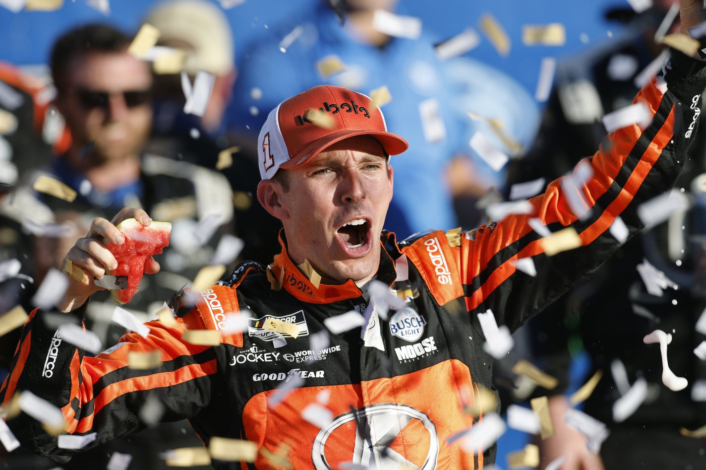 Chastain passes Truex on late restart to win NASCAR Cup Series race at Kansas Speedway | iNFOnews.ca Chastain passes Truex on late restart to win NASCAR Cup Series race at Kansas Speedway | iNFOnews.ca