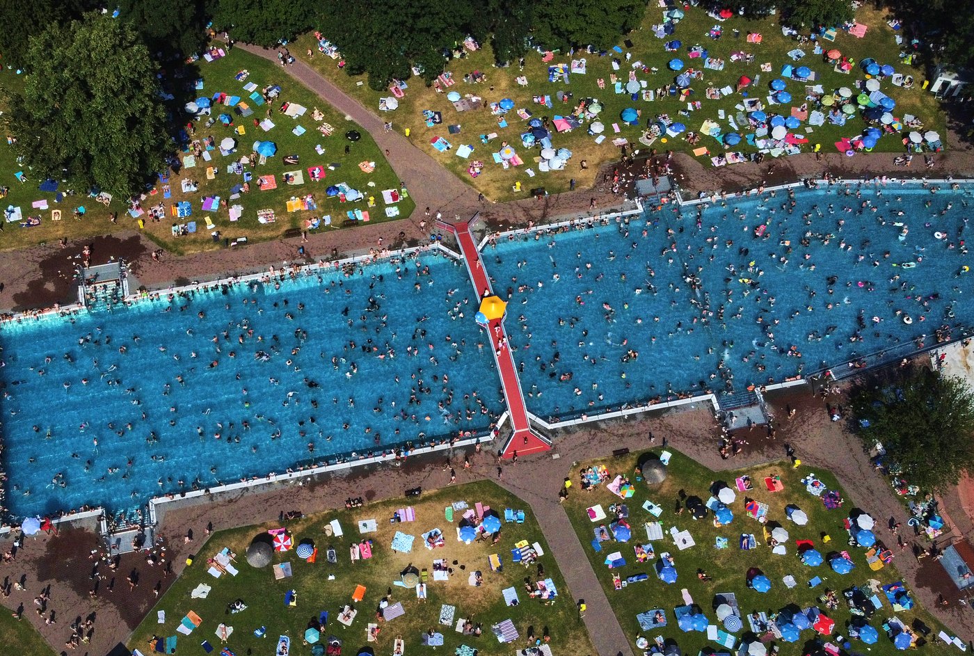 The top photos of the day by AP photojournalists | iNFOnews.ca